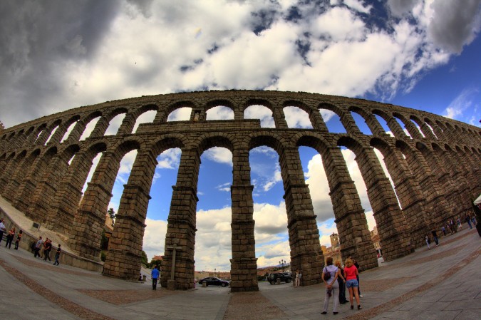 Acueducto de Segovia. Esta imagen tiene Licencia CC en el Flickr de Adeli_S