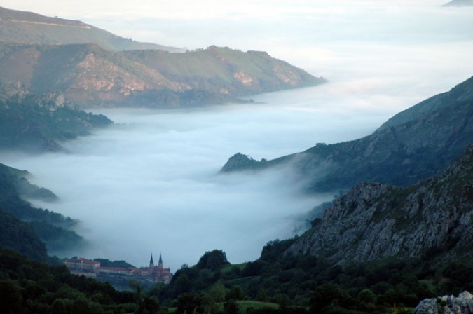 Santuario de la Virgen de Covadonga. Imagen de Picos de Europa