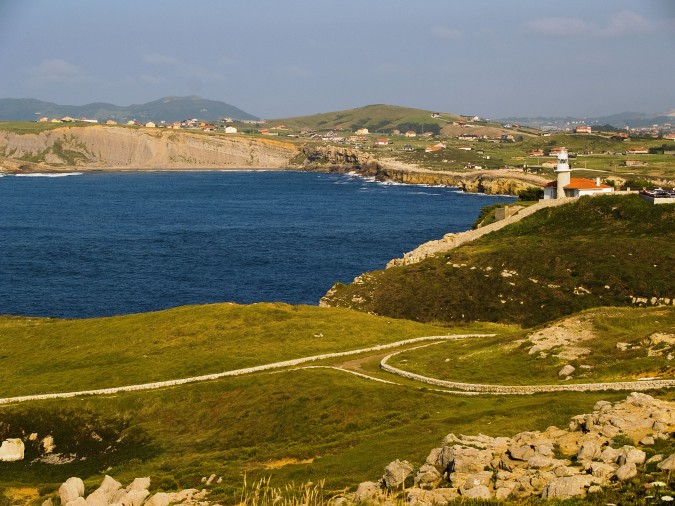 Faro de Suances. Esta imagen tiene Licencia CC en el Flickr de Alfonsobenyas