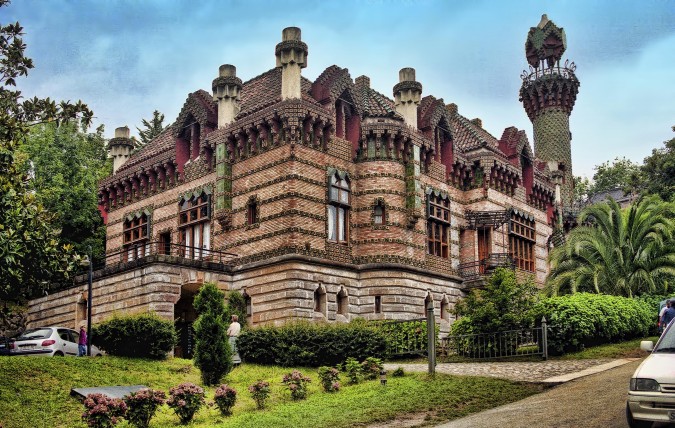 El Capricho, de Antonio Gaudí. Esta imagen tiene Licencia CC en el Flickr de Jim Anzalone