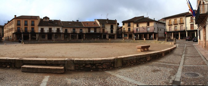 Plaza Mayor de Riaza. Esta imagen tiene Licencia CC en el Flickr de Víctor Fernández Salinas