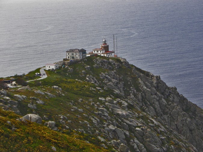 Faro de Fisterra. Esta imagen tiene Licencia CC en el Flickr de Amaions