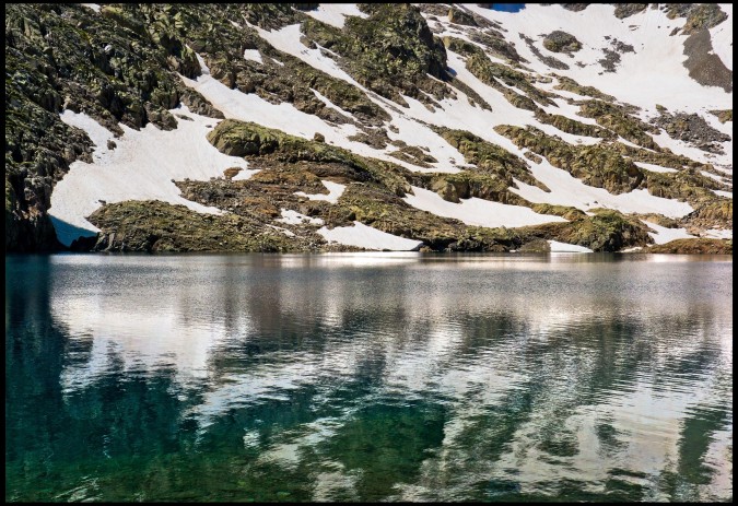 Lago Ibón en verano. Esta imagen tiene Licencia CC en el Flickr de Guillén Pérez