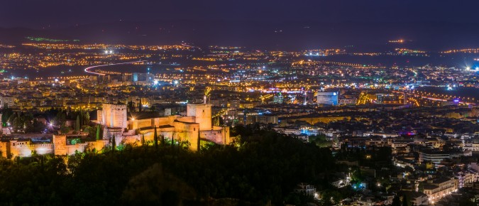 Vista de Granada desde el mirador de San Miguel. Esta imagen tiene Licencia CC en el Flickr de Gregorio Pugna Bailón