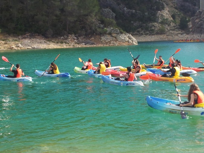 En el embalse de Contreras podrás disfrutar de actividades acuáticas