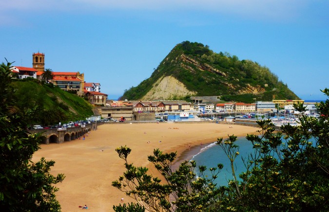 Euskadi, donde el verde y el azul se mezclan. Esta imagen tiene Licencia CC en el Flickr de thierry llansades