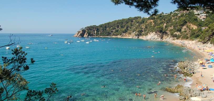 Mar y naturaleza se funden entre los más bonitos paisajes de Girona
