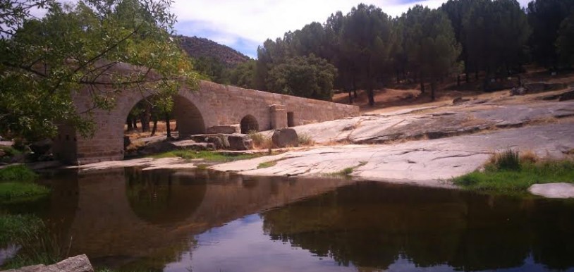 El Puente Romano, cerca de Bungalows El Canto La Gallina