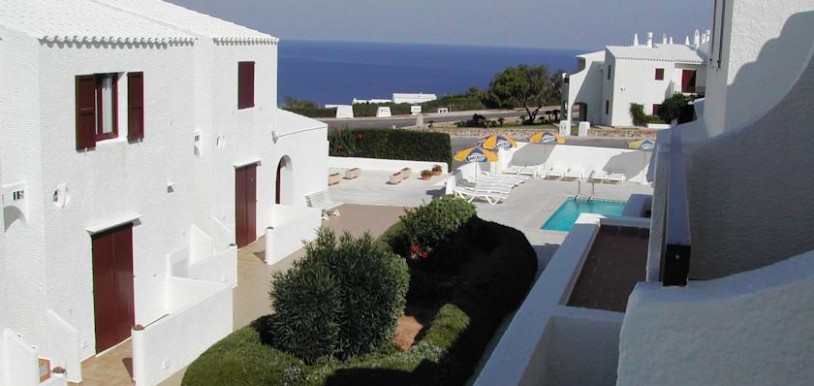 Disfruta de las vistas al mar desde los apartamentos Sa Cala.