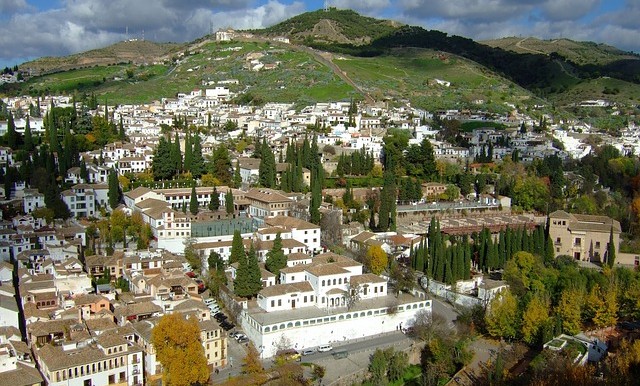 ¡Ven a disfrutar de la belleza de Granada!