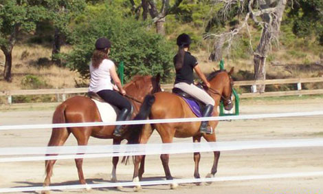¡Disfruta de la naturaleza gaditana paseando a caballo!
