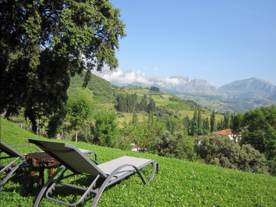 5 reasons to choose a mountain destination this summer