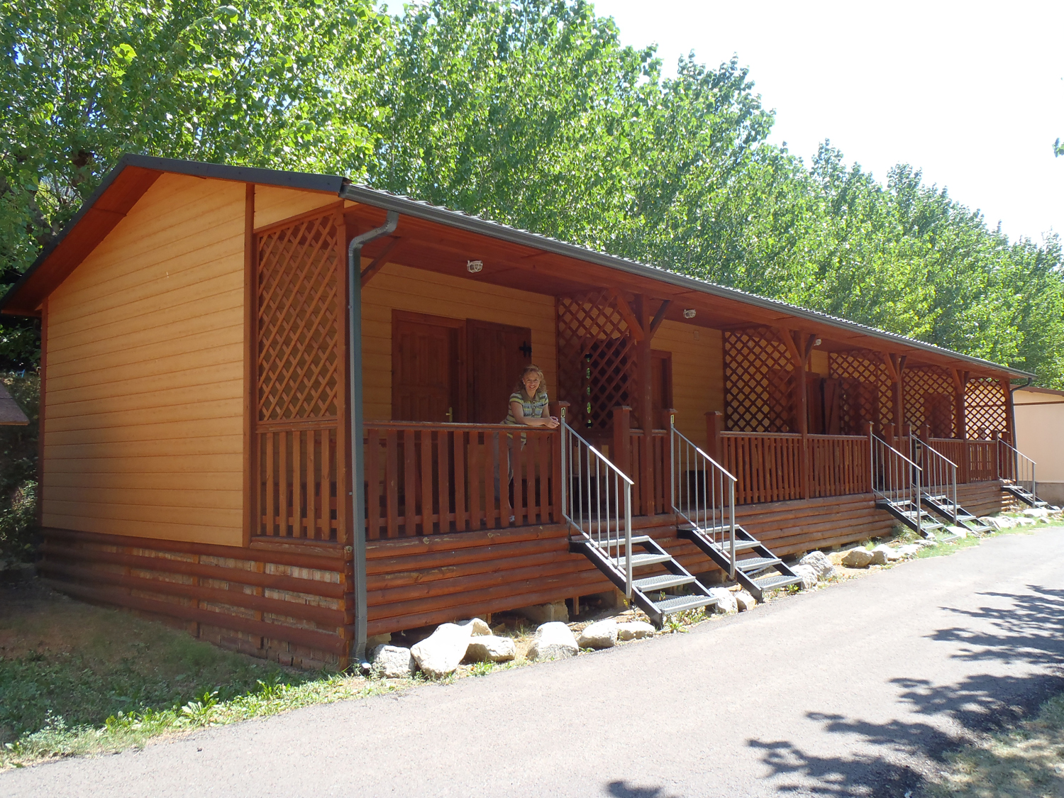 bungalows madera naturaleza cataluña mascota