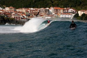 mundaka-surf-pueblo